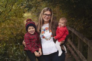 mum and children on family photoshoot in Huntingdon